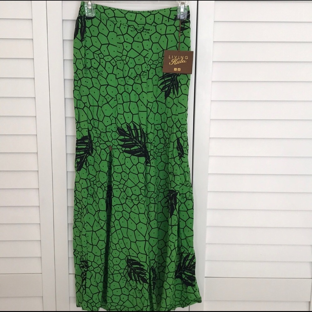 Living Hula green ulu pants small-used once